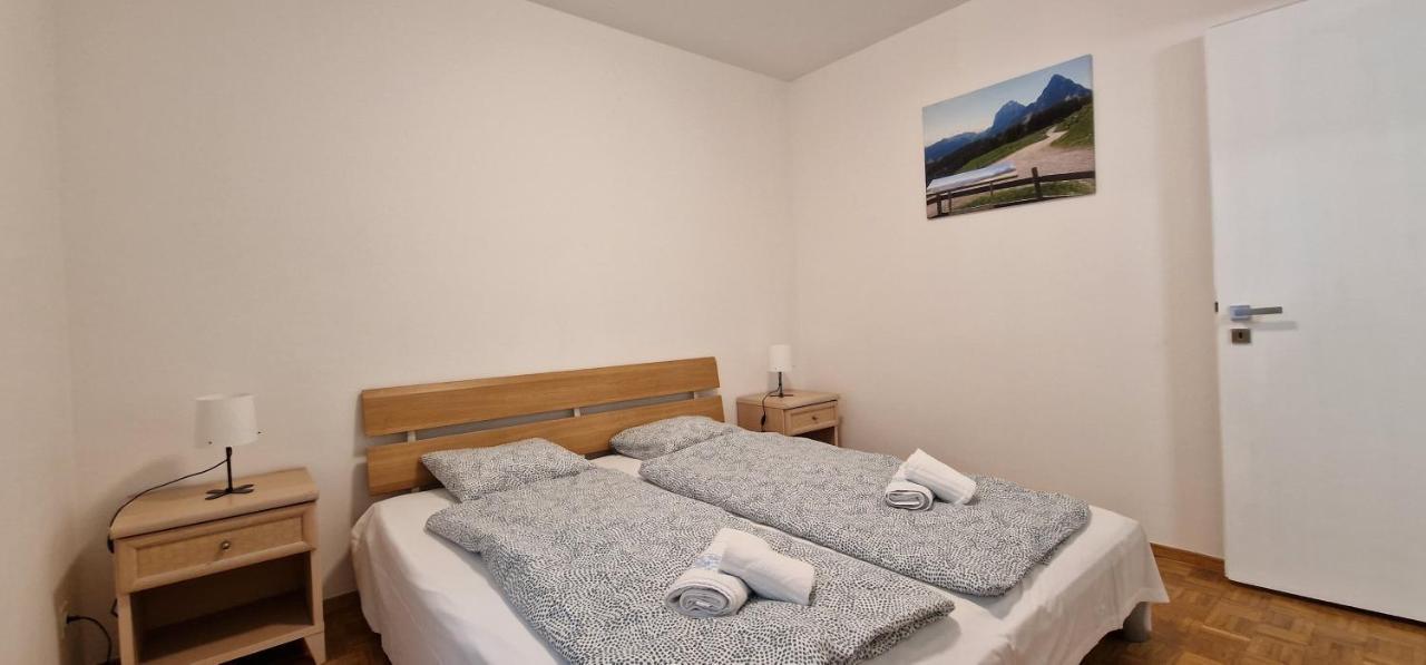 Lakeview Private Parking & Self Check-in Apartment