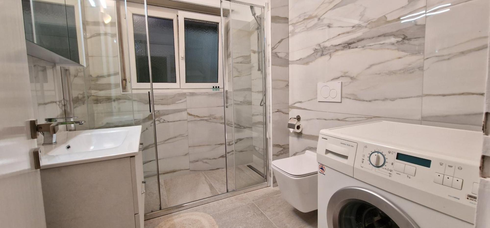 Apartment Lakeview Private Parking & Self Check-in *
